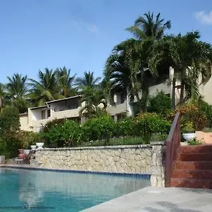 attractive-2-bed-apartment-stunning-sea-view-dickenson-bay.comcaribbean.com/
